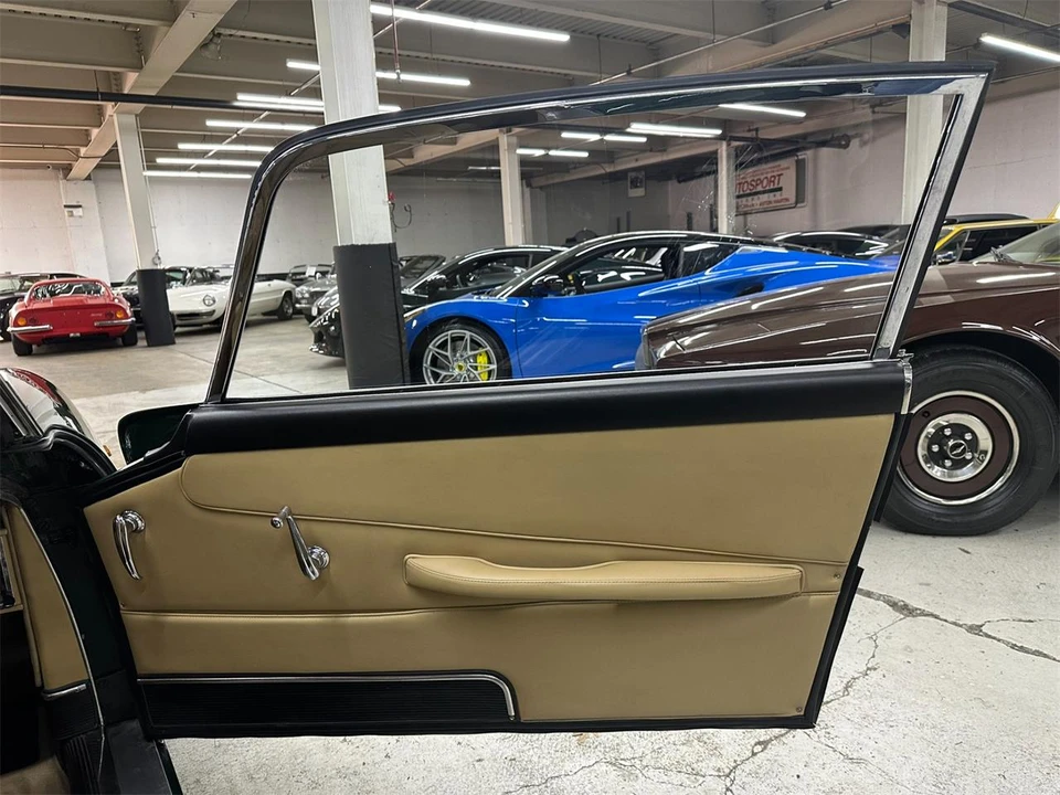 1960 Aston Martin DB4 - Image 28 of 31