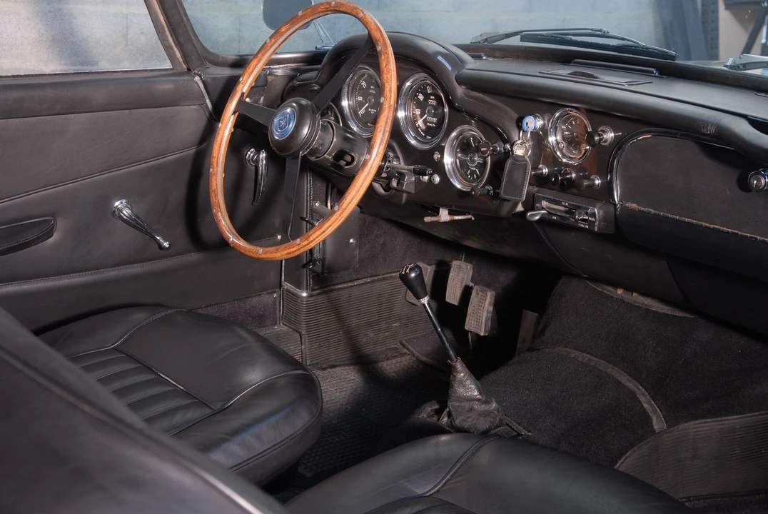 1960 Aston Martin DB4 - Image 6 of 8