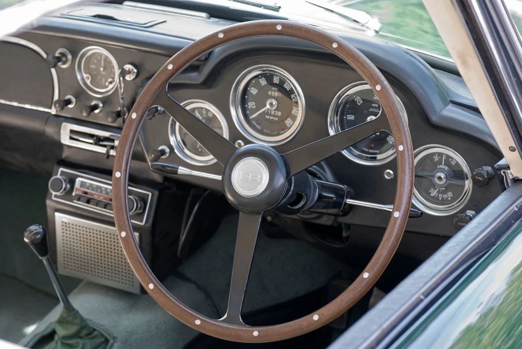 1960 Aston Martin DB4 - Image 4 of 6