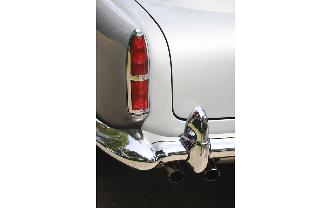 1960 Aston Martin DB4 - Image 17 of 18