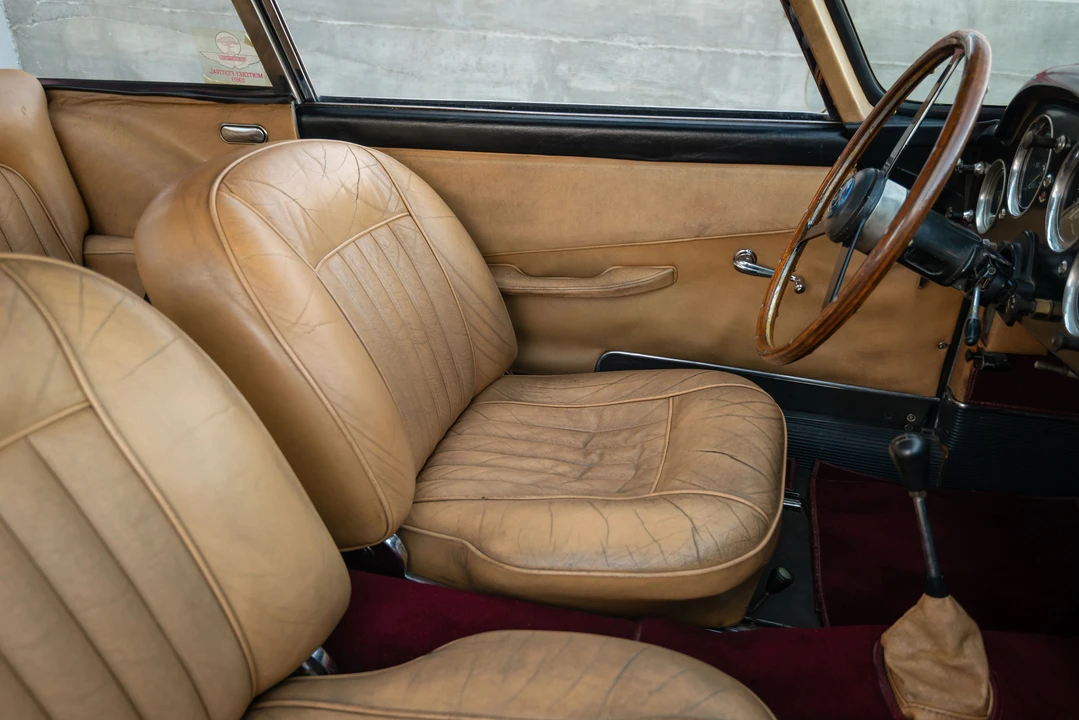1960 Aston Martin DB4 - Image 25 of 31