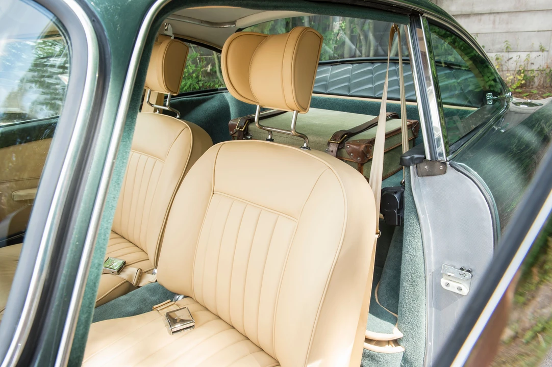 1960 Aston Martin DB4 - Image 15 of 31