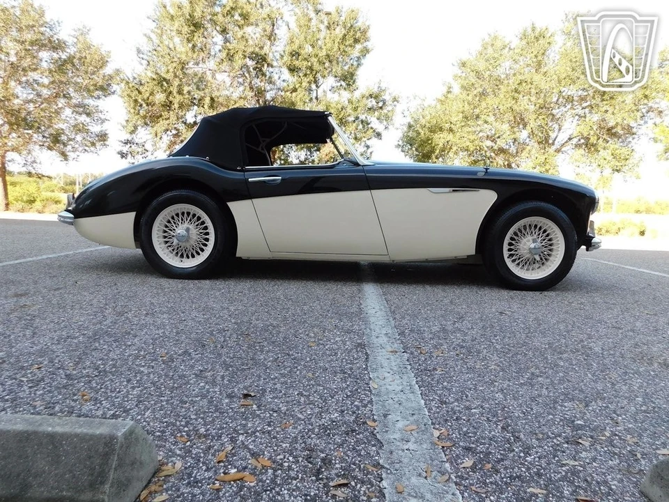 1960 Austin-Healey 3000 Mark I - Image 13 of 21