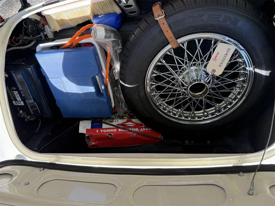 1960 Austin-Healey 3000 Mark I - Image 11 of 13