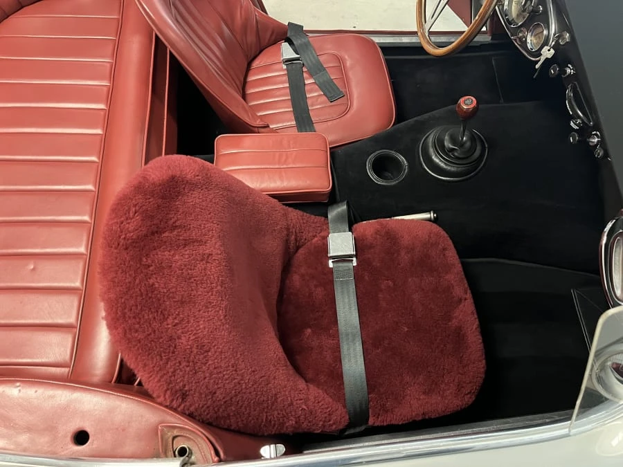1960 Austin-Healey 3000 Mark I - Image 9 of 17