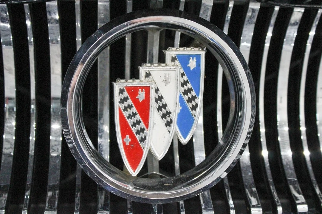 1960 Buick Electra - Image 19 of 21