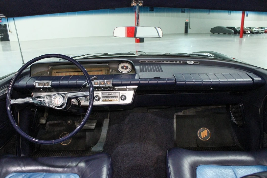 1960 Buick Electra - Image 10 of 12