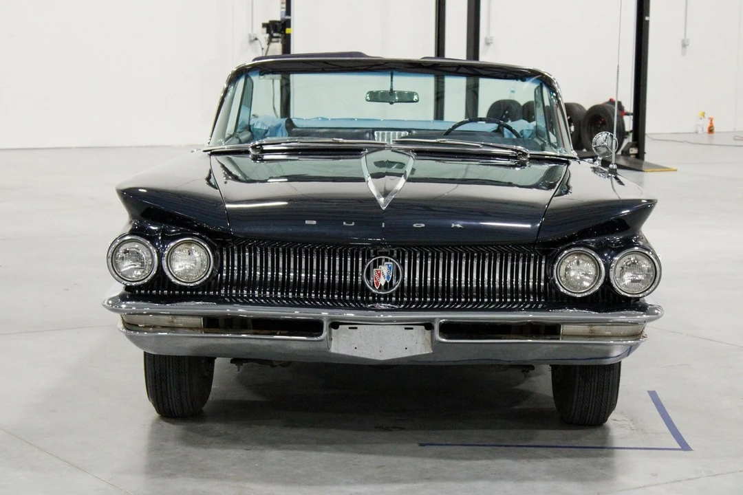 1960 Buick Electra - Image 7 of 12