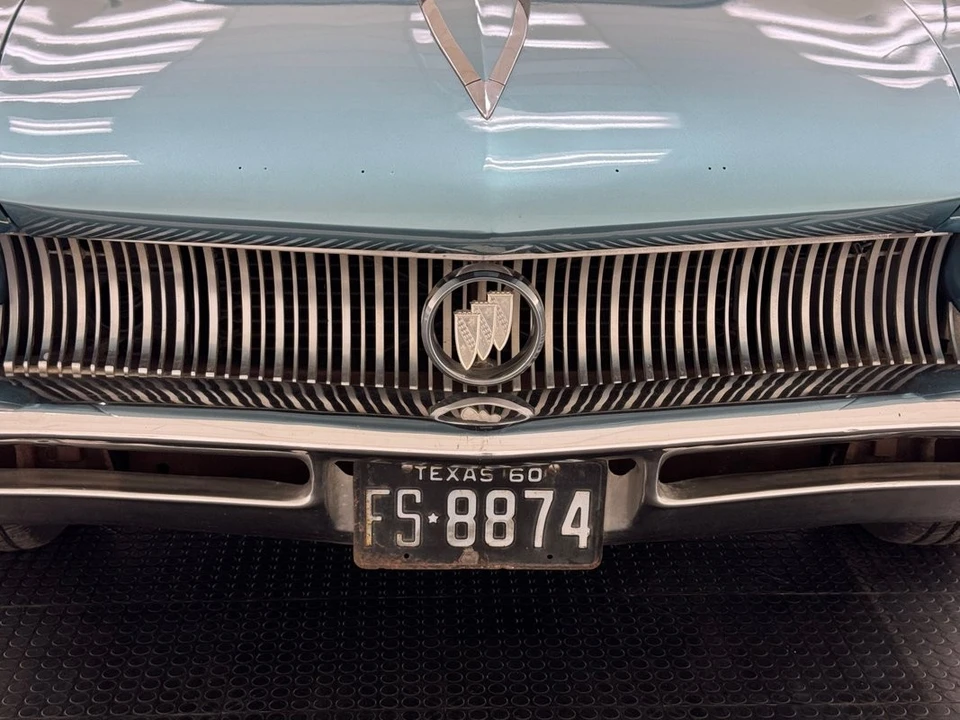 1960 Buick Electra - Image 9 of 12