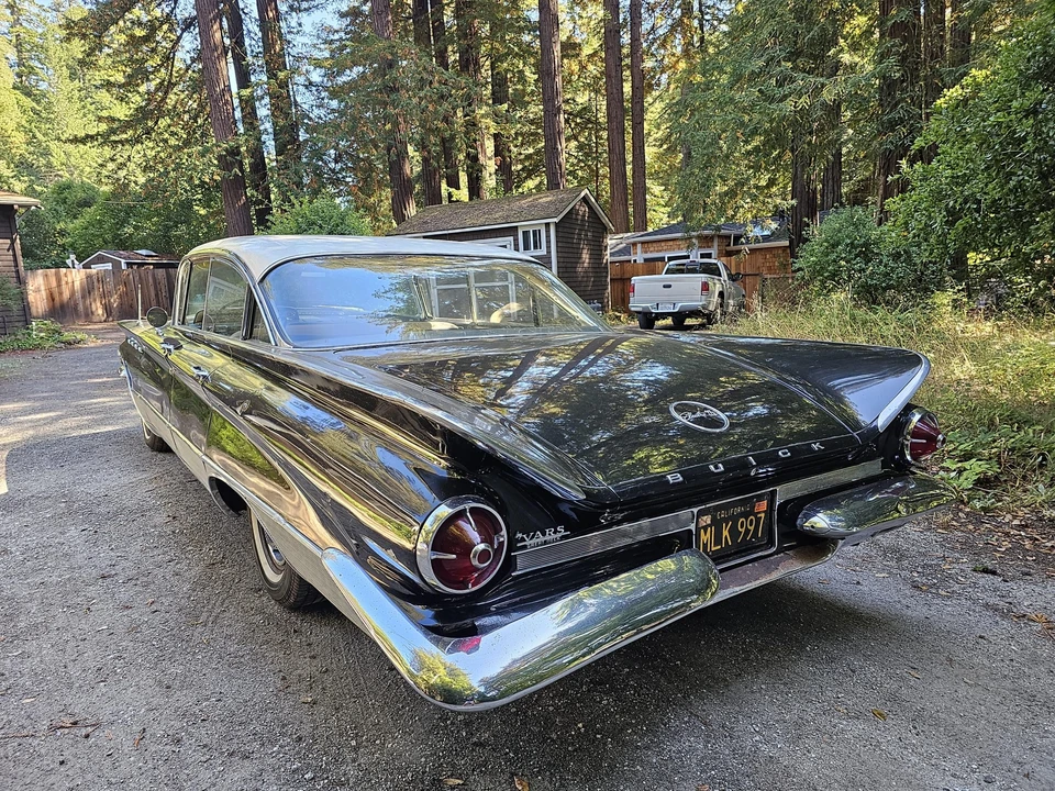 1960 Buick Electra - Image 19 of 31