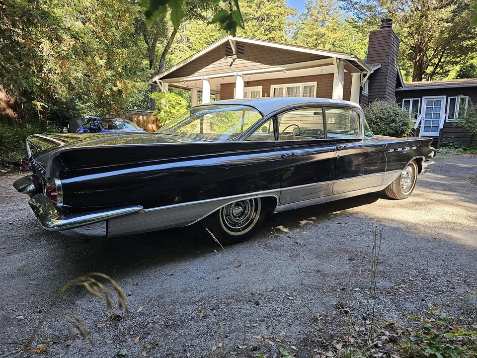 1960 Buick Electra - Image 12 of 31