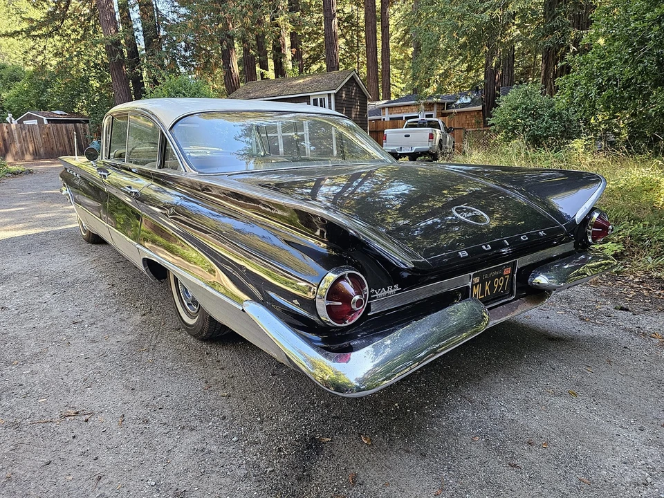 1960 Buick Electra - Image 20 of 31