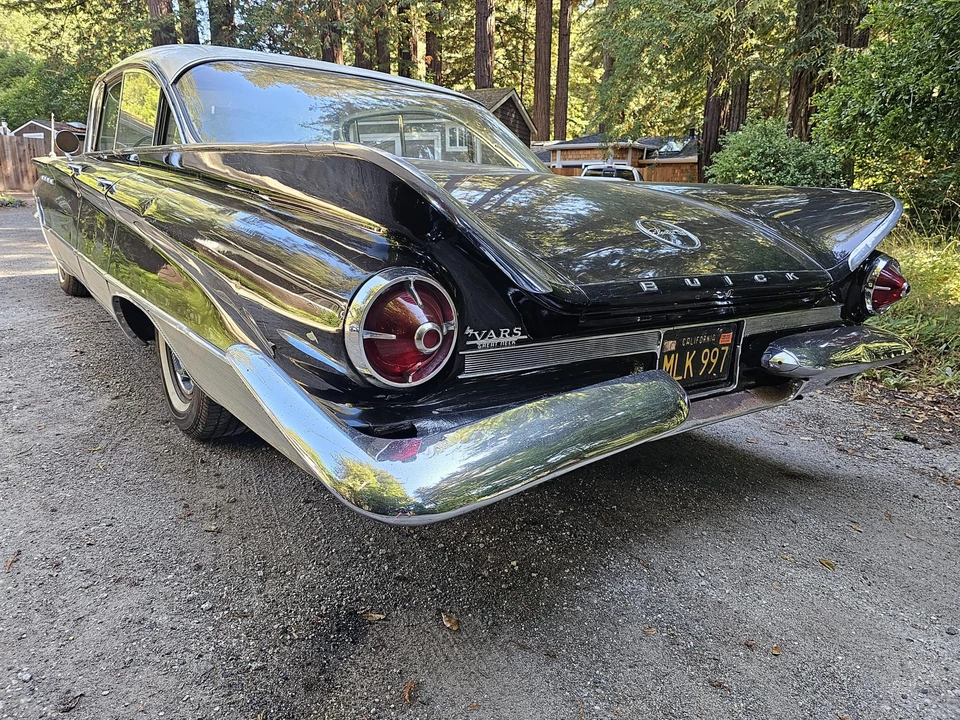 1960 Buick Electra - Image 18 of 31