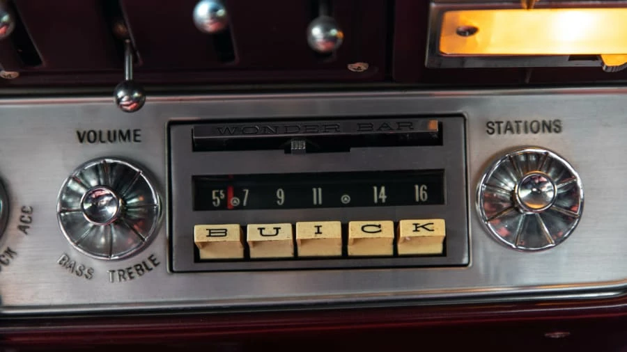 1960 Buick Electra - Image 11 of 14