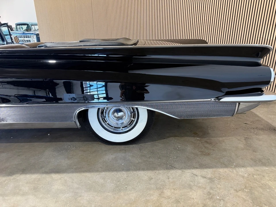 1960 Buick Electra - Image 19 of 21