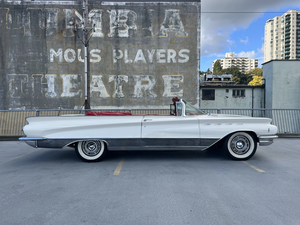 1960 Buick Electra - Image 10 of 31