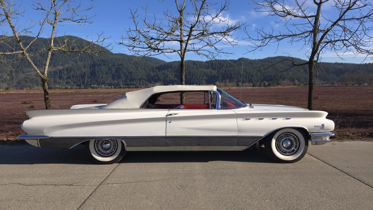 1960 Buick Electra - Image 25 of 31