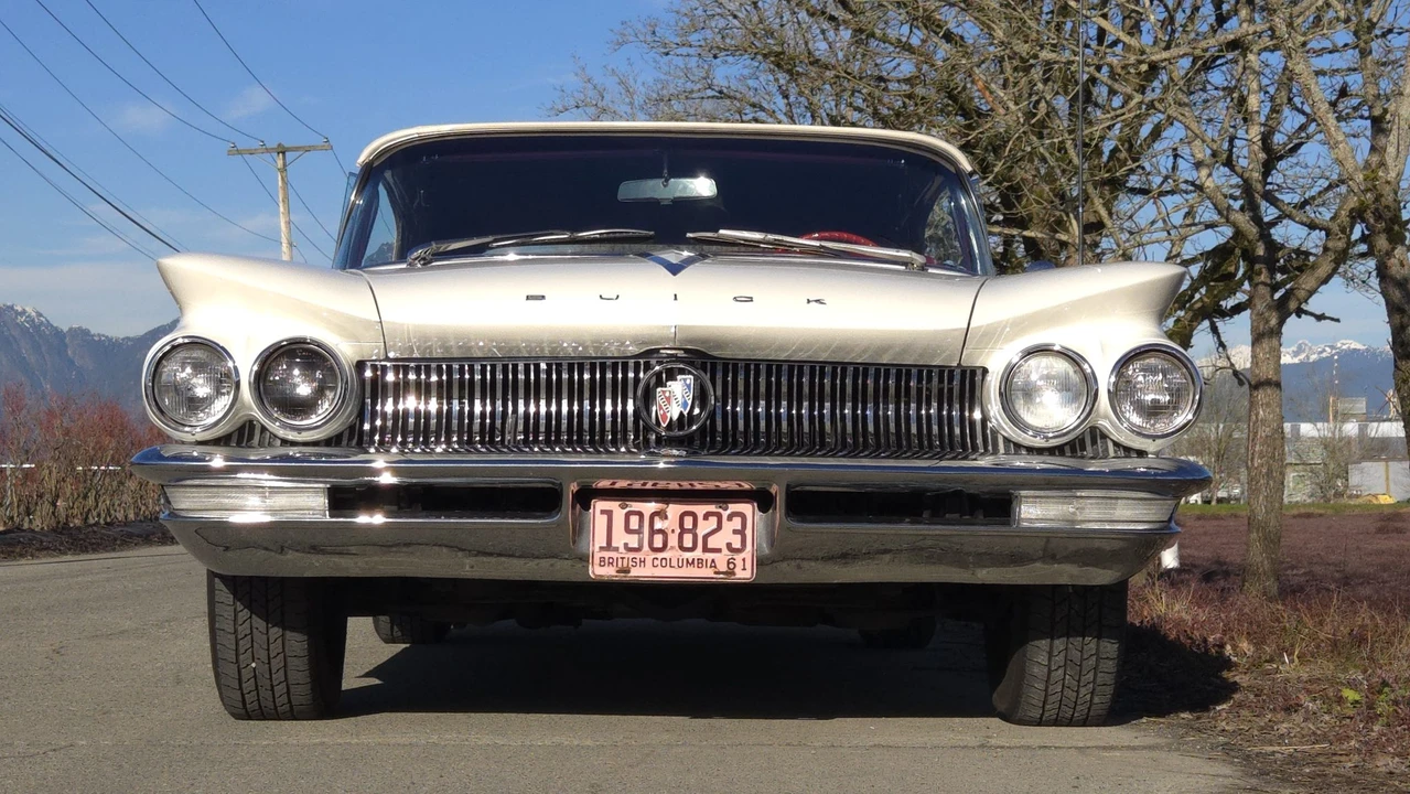 1960 Buick Electra - Image 2 of 31