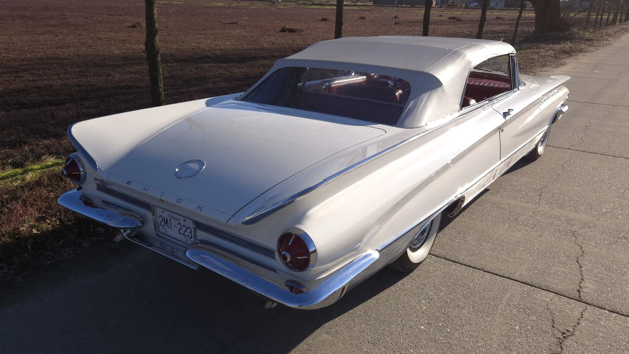 1960 Buick Electra - Image 28 of 31