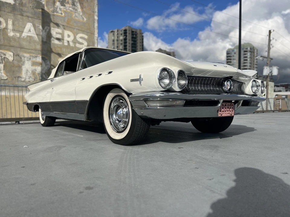 1960 Buick Electra - Image 30 of 31
