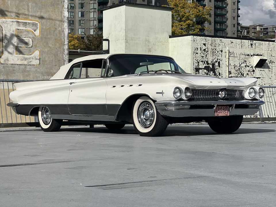 1960 Buick Electra - Image 26 of 31