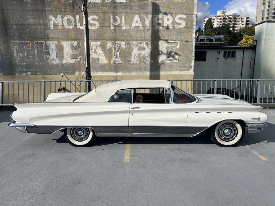 1960 Buick Electra - Image 21 of 31