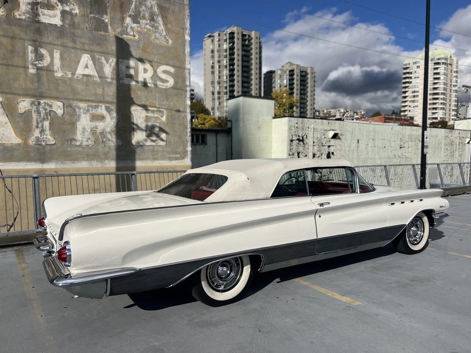 1960 Buick Electra - Image 16 of 31