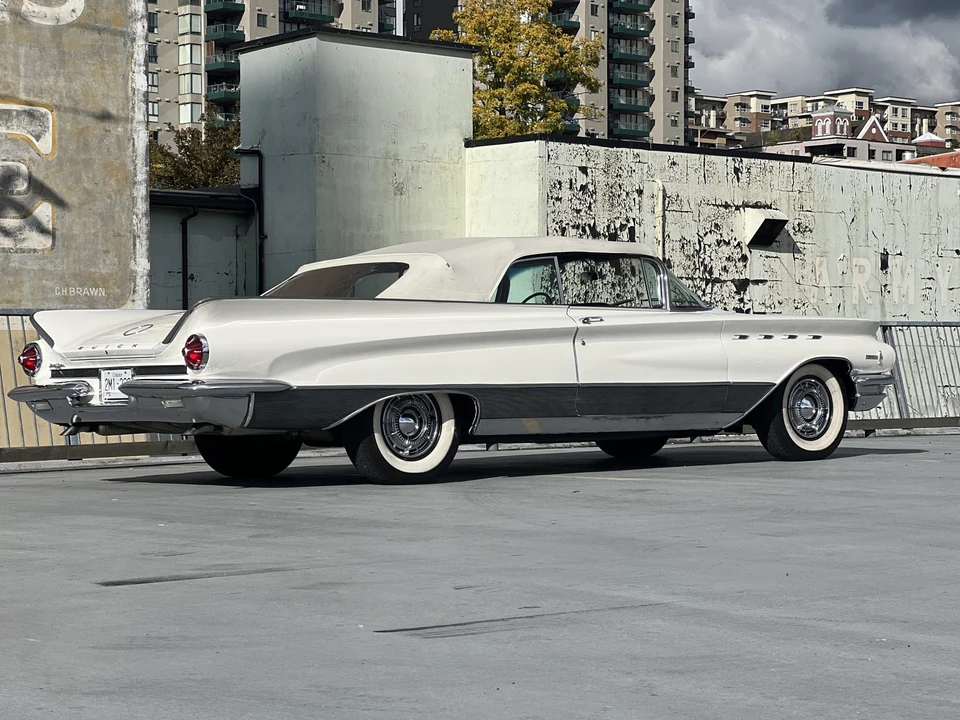 1960 Buick Electra - Image 19 of 31