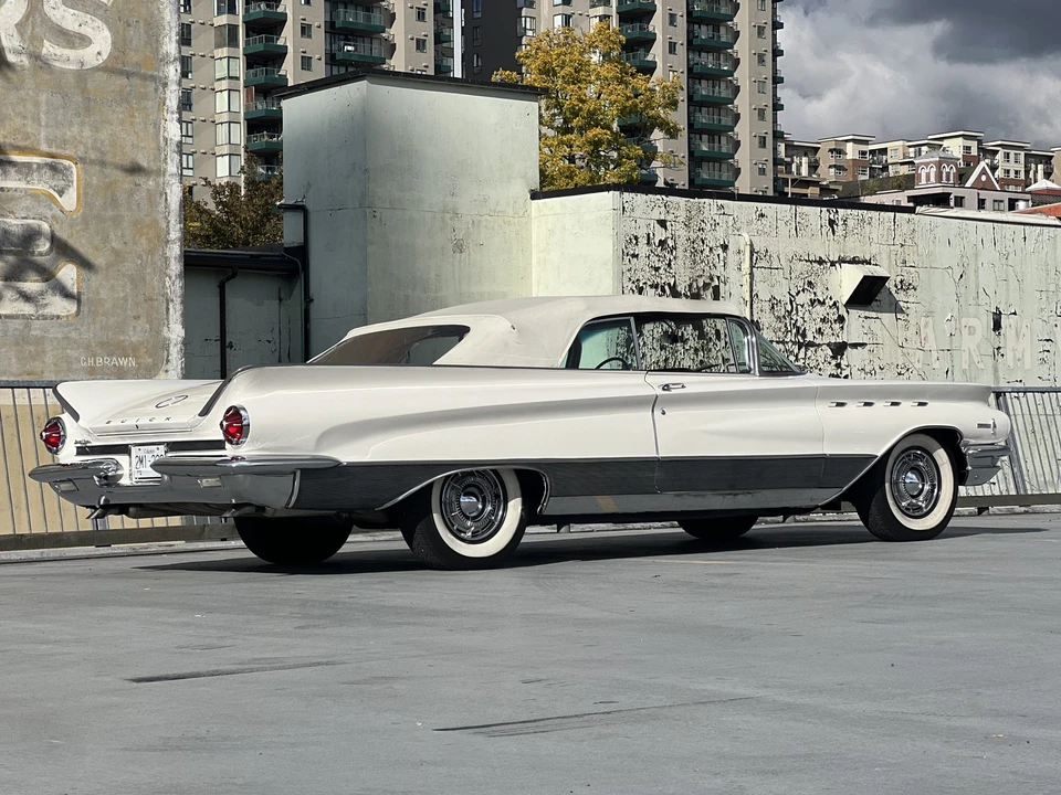 1960 Buick Electra - Image 18 of 31