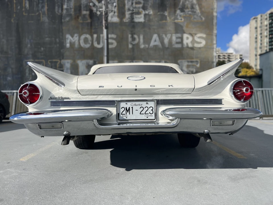 1960 Buick Electra - Image 14 of 31