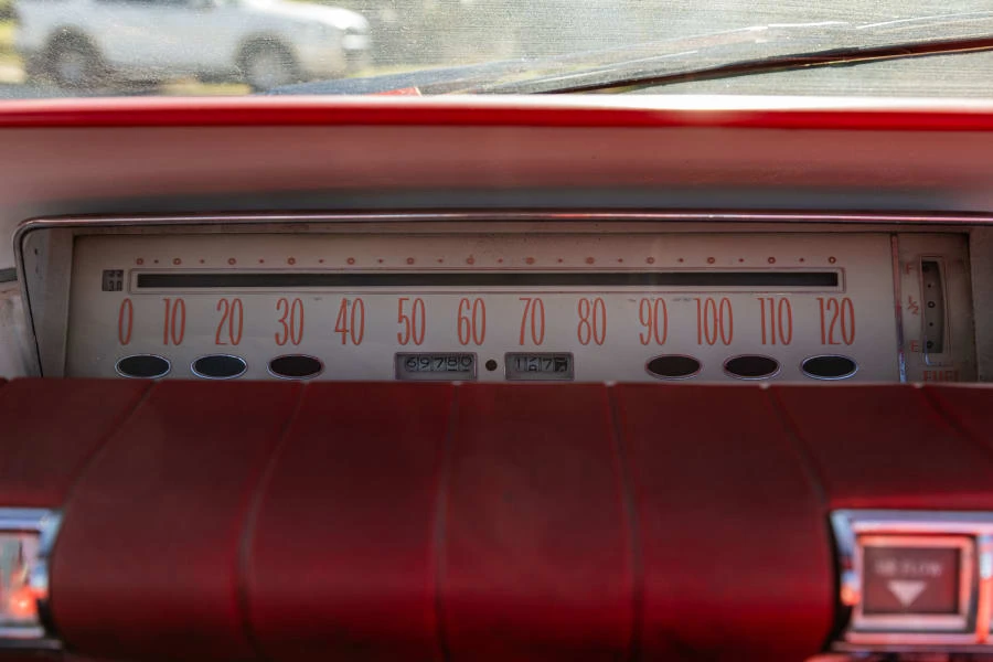 1960 Buick Electra - Image 25 of 31