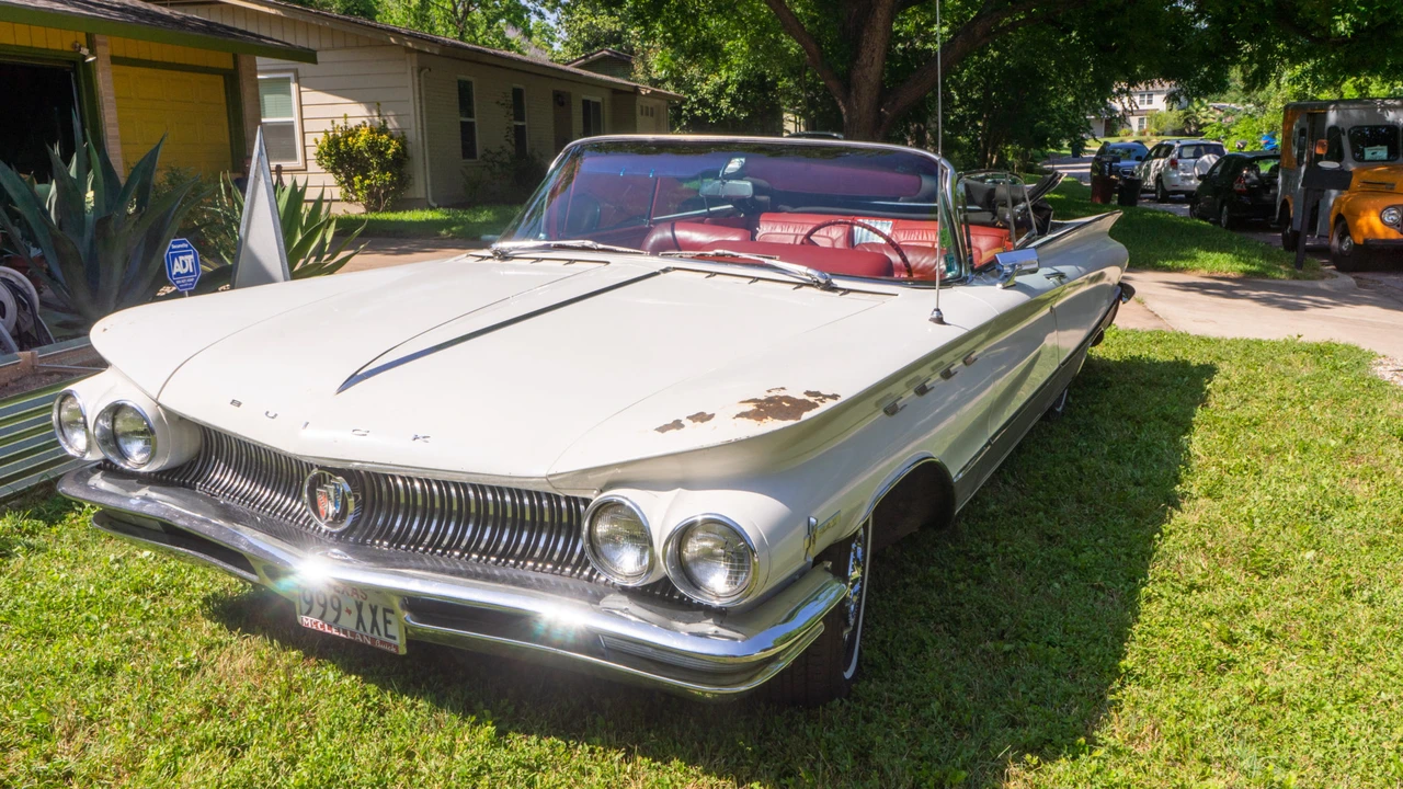 1960 Buick Electra - Image 7 of 31