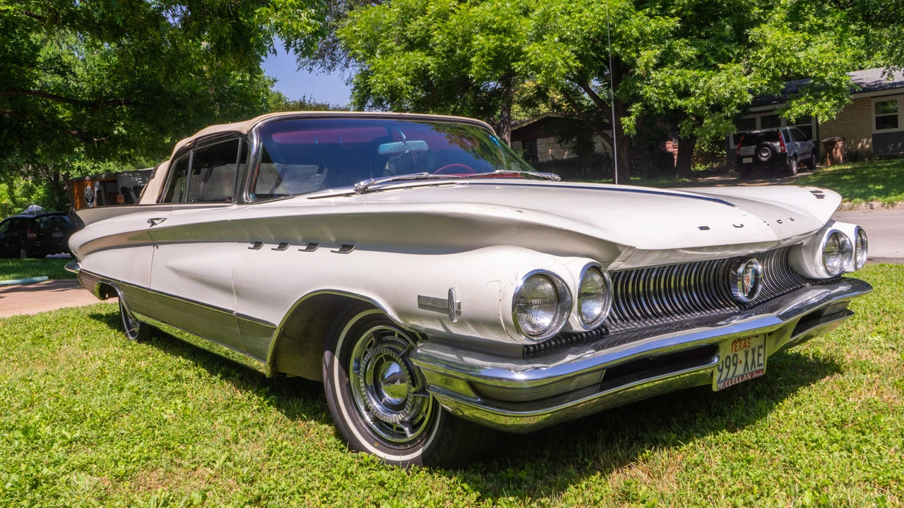 1960 Buick Electra - Image 15 of 31