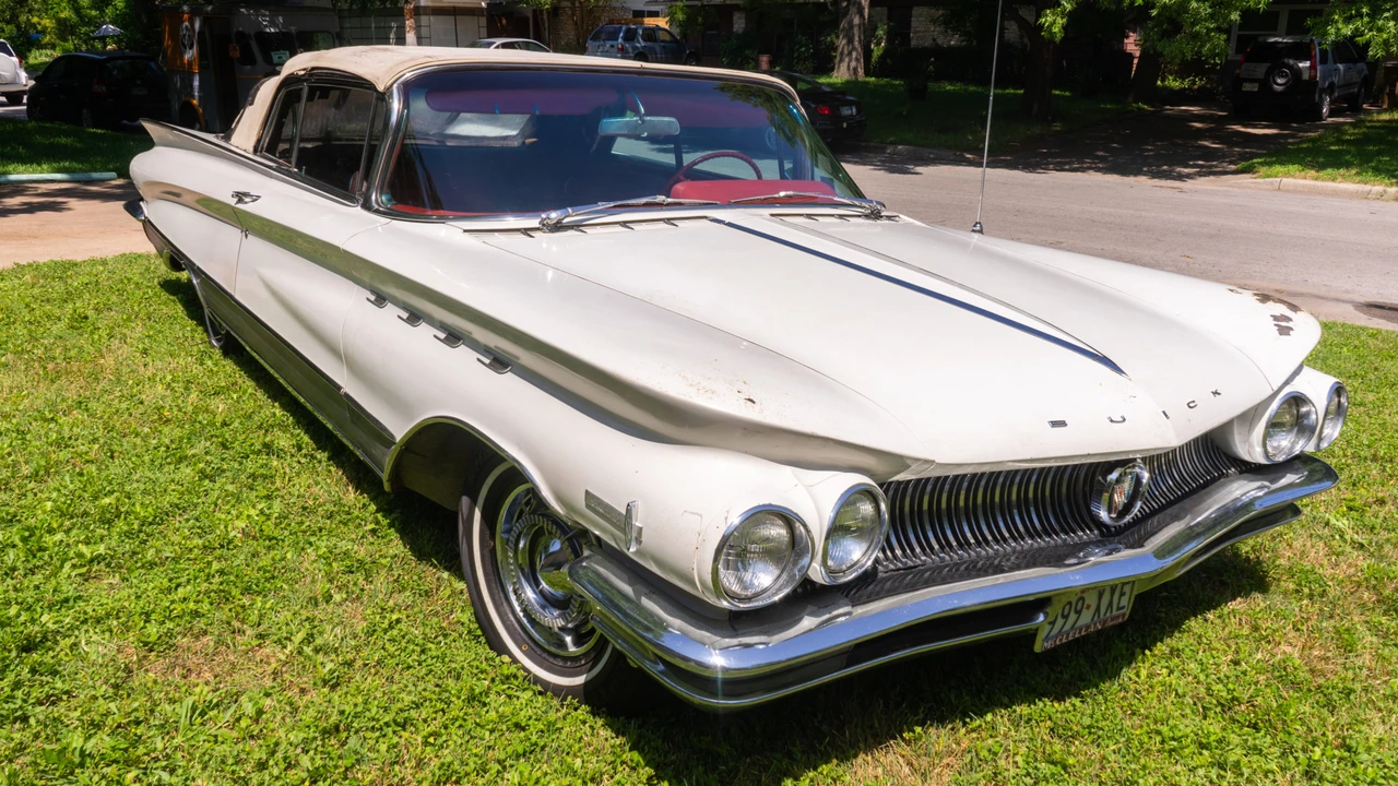 1960 Buick Electra - Image 17 of 31