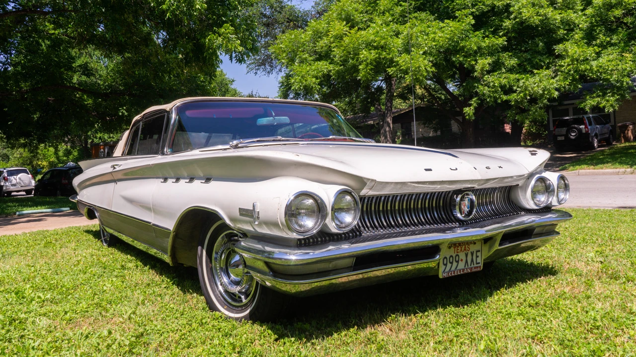1960 Buick Electra - Image 16 of 31