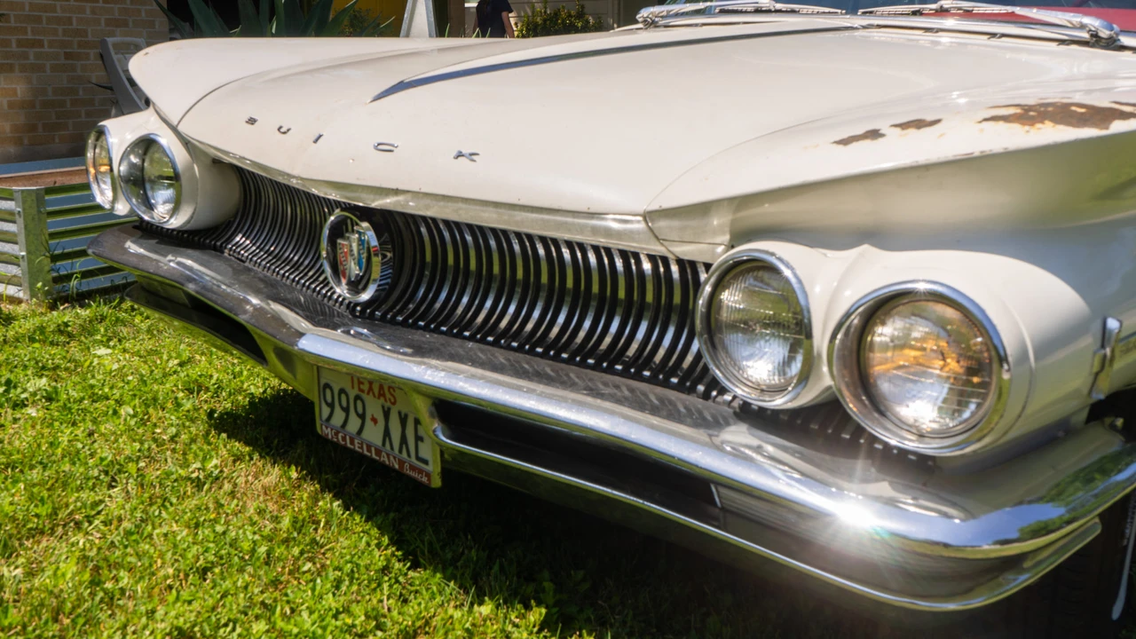 1960 Buick Electra - Image 20 of 31