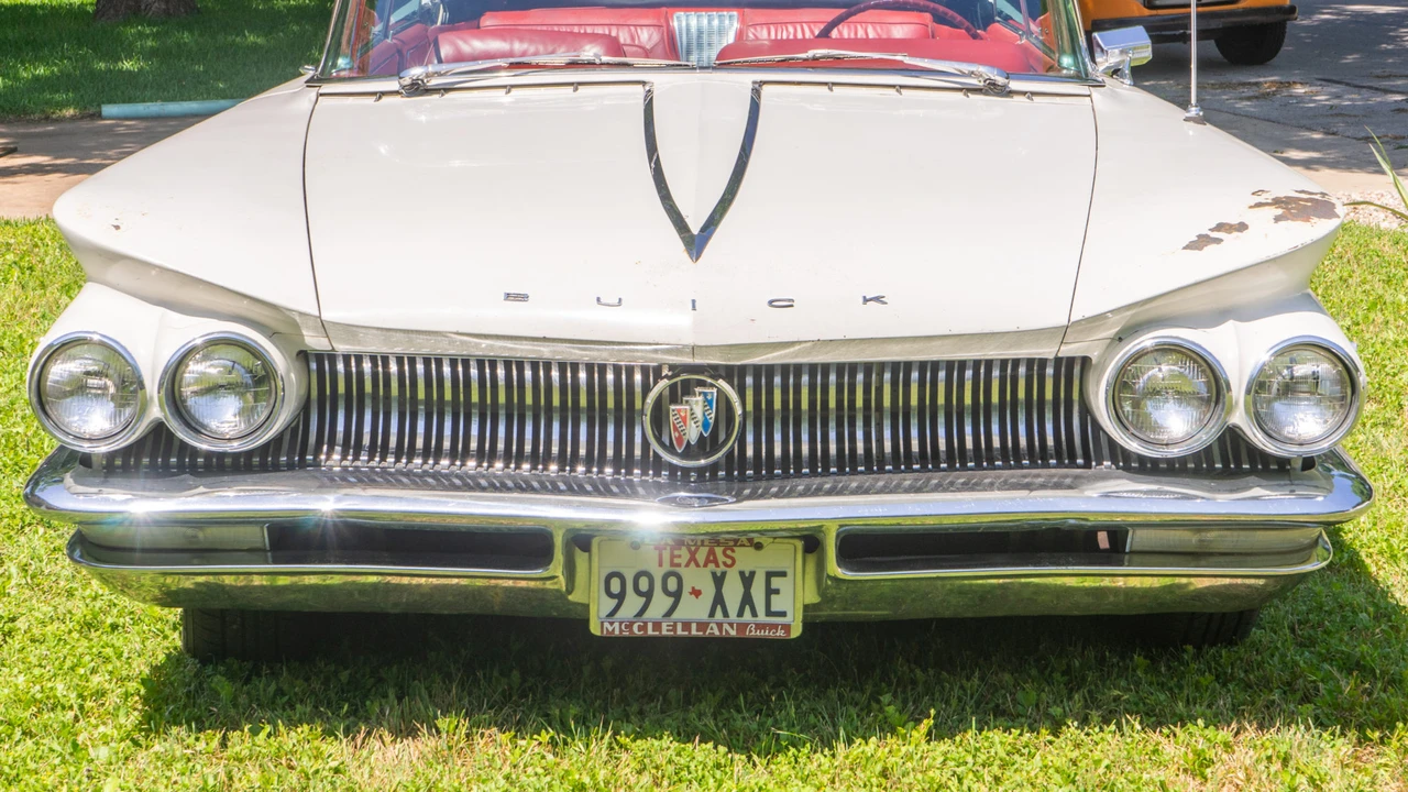1960 Buick Electra - Image 21 of 31