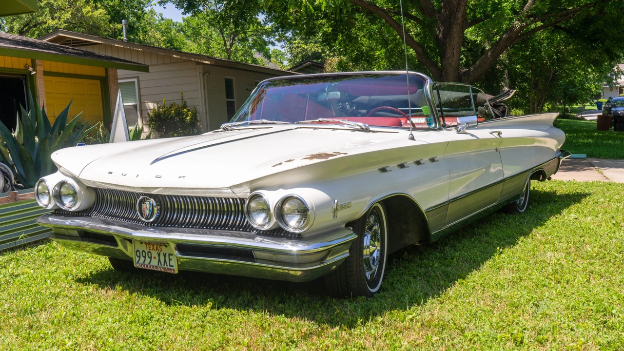 1960 Buick Electra - Image 8 of 31