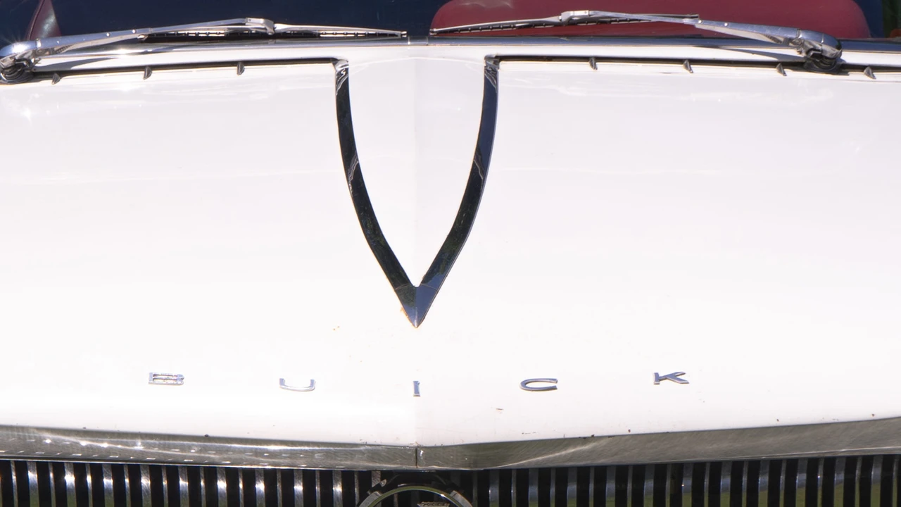 1960 Buick Electra - Image 26 of 31