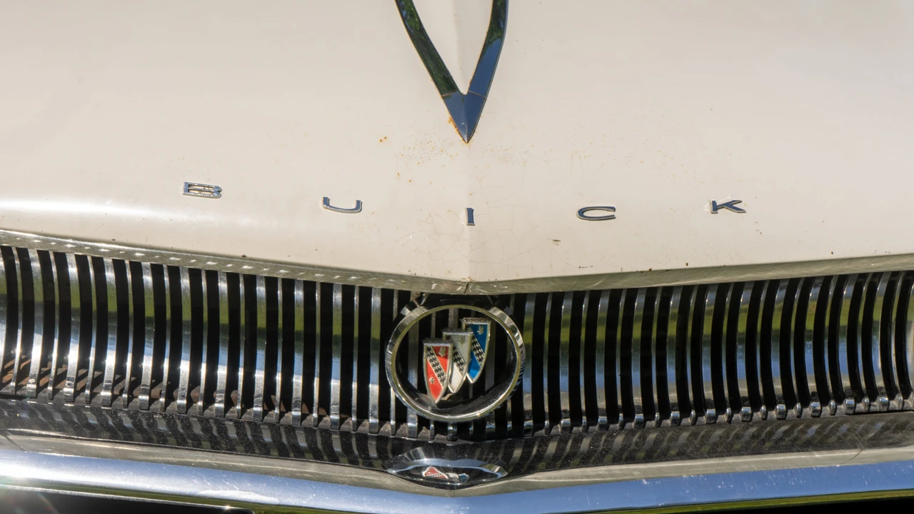 1960 Buick Electra - Image 24 of 31
