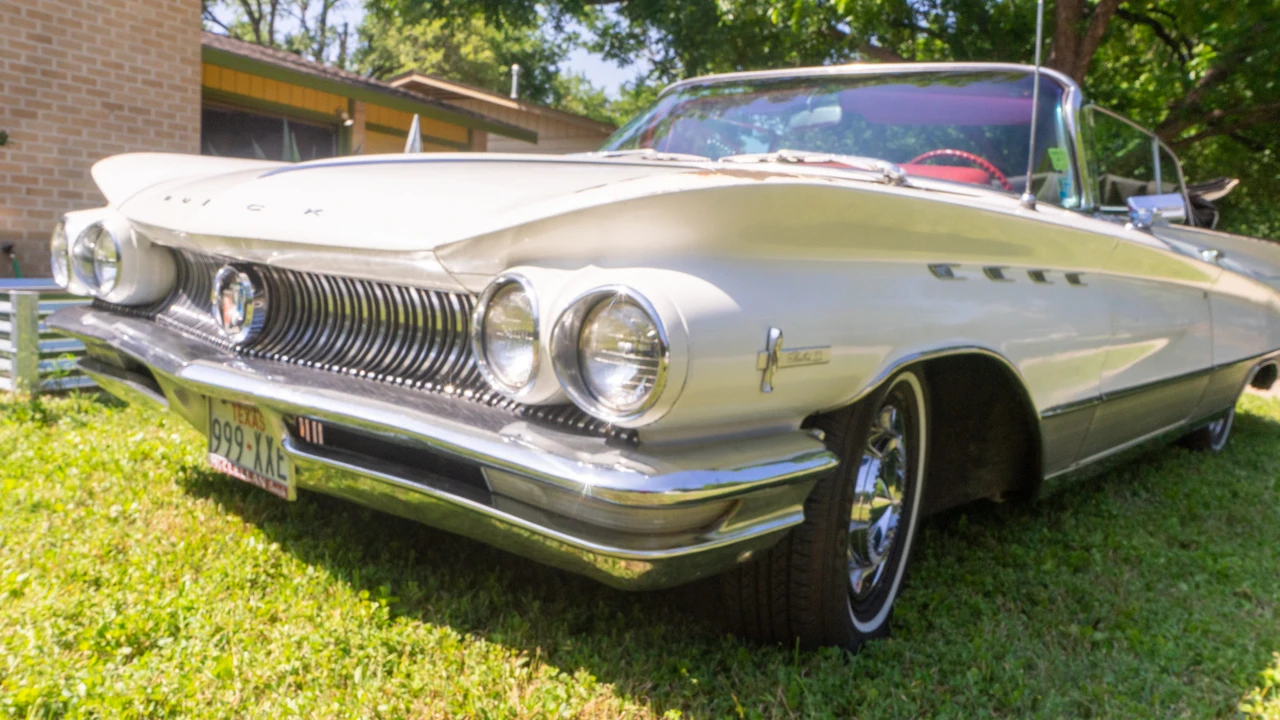 1960 Buick Electra - Image 6 of 31