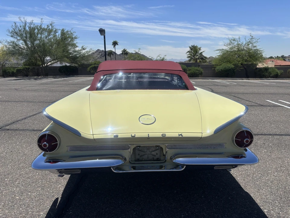 1960 Buick Electra - Image 24 of 31