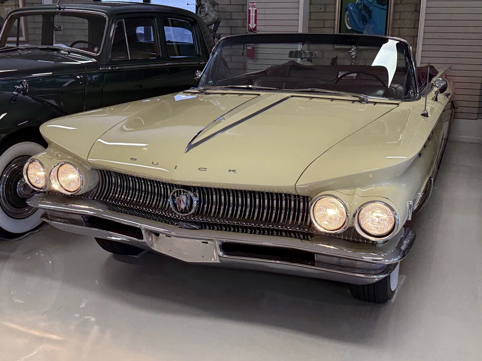 1960 Buick Electra - Image 28 of 31