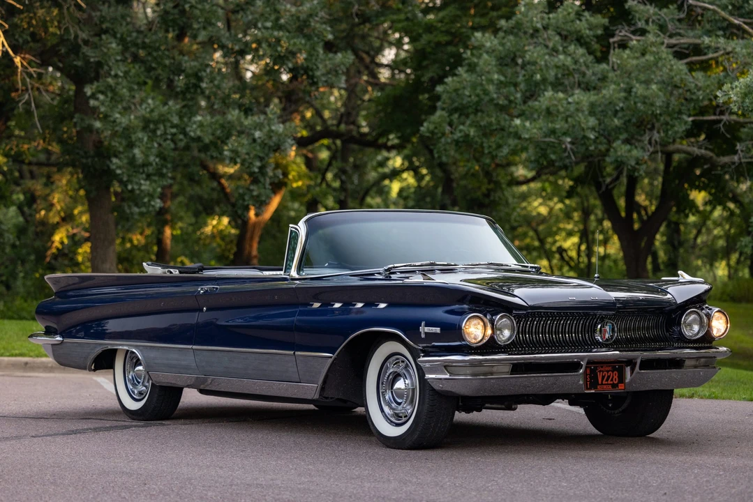 1960 Buick Electra - Image 12 of 31