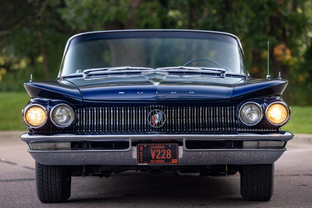 1960 Buick Electra - Image 13 of 31