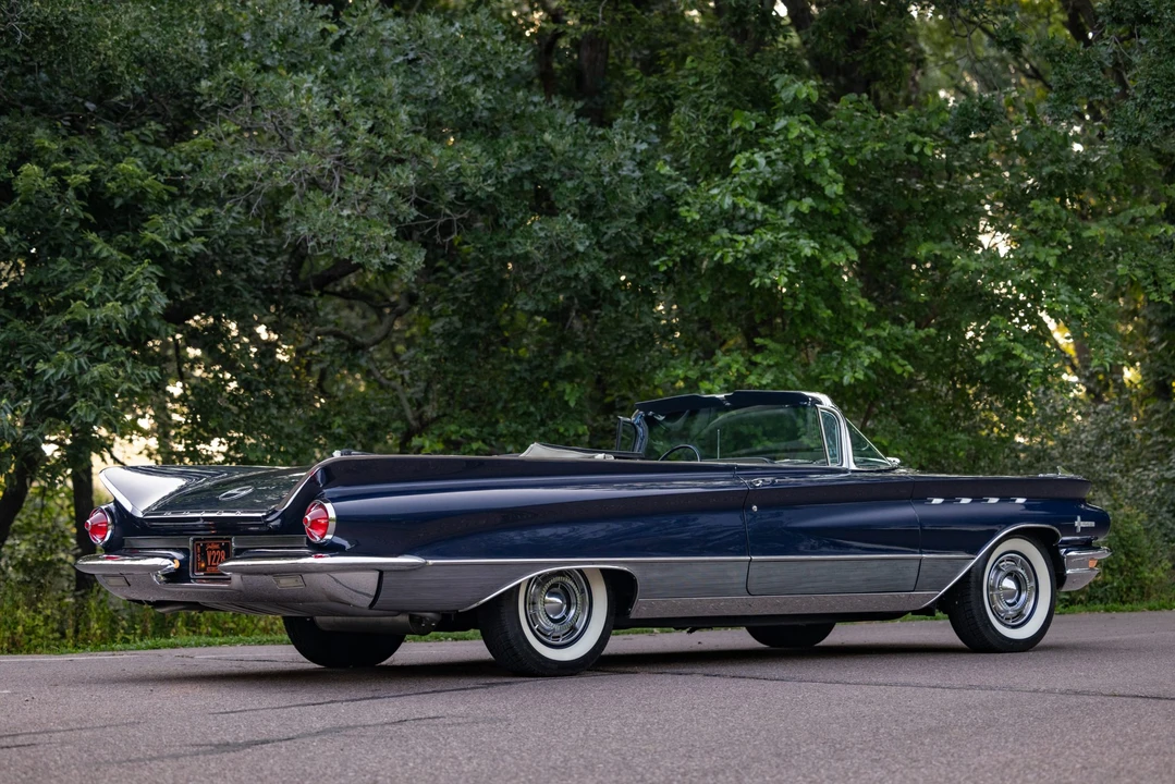 1960 Buick Electra - Image 10 of 31