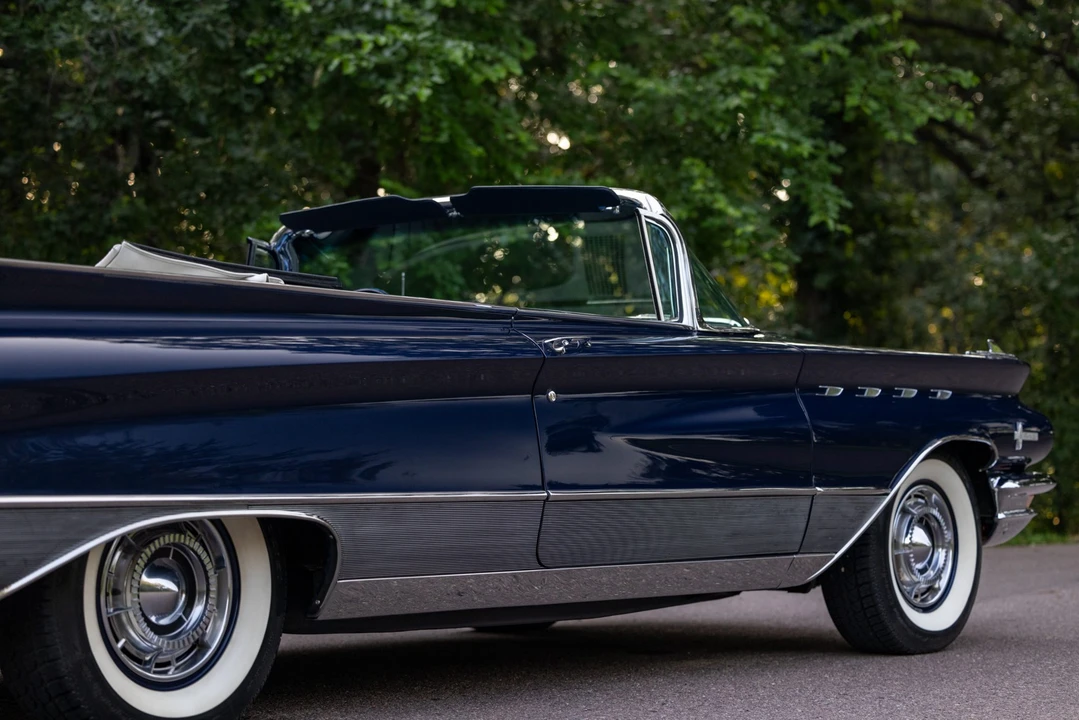 1960 Buick Electra - Image 19 of 31