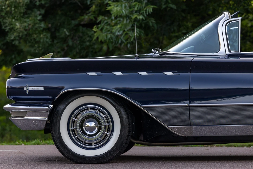 1960 Buick Electra - Image 27 of 31