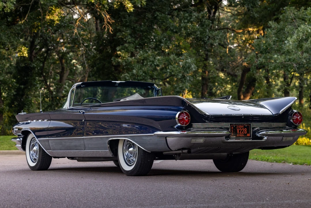 1960 Buick Electra - Image 5 of 31