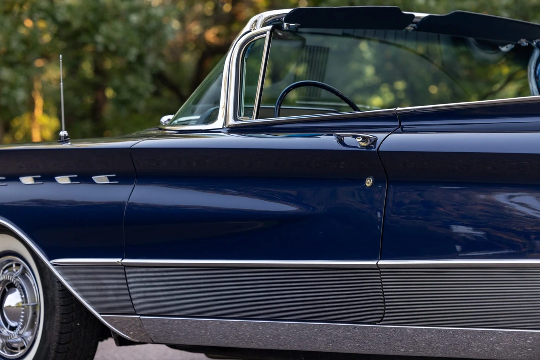 1960 Buick Electra - Image 29 of 31